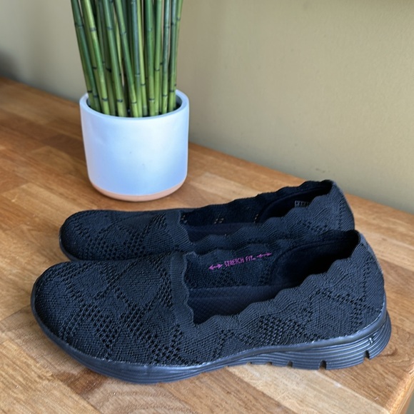Skechers Strech Fit Air Cooled Memory Foam Black Shoes - Picture 3 of 7